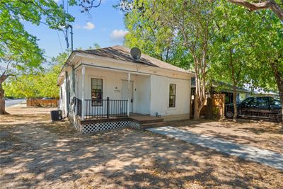 1915 Tillotson Avenue, House other with 2 bedrooms, 1 bathrooms and 2 parking in Austin TX | Image 2