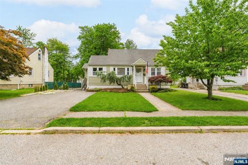 3 Roy Ave, Bloomingdale, NJ, 07403-1321 | Card Image