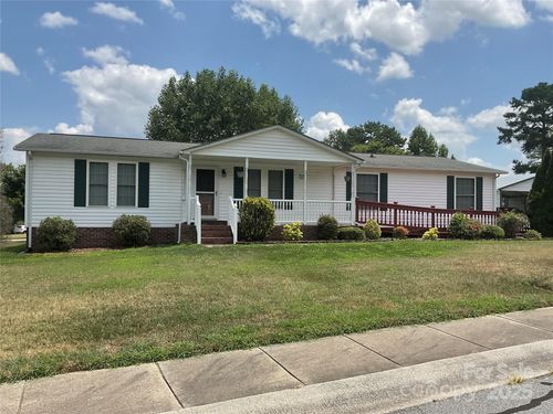 1695 Lemming Dr, Concord, NC, 28025-6111 | Card Image