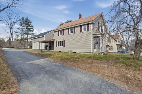 32 Broad St, Pascoag, RI, 02859-2612 | Card Image