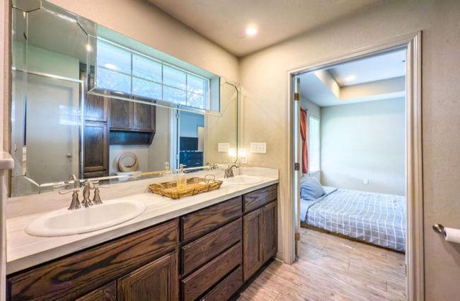310 N Bermuda St, House other with 3 bedrooms, 2 bathrooms and null parking in Lacy Lakeview TX | Image 36