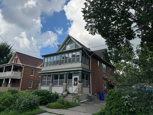 218 Oneida St, Saint Paul, MN, 55102-2821 | Card Image