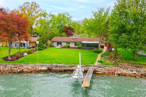 27607 Elba Dr, Grosse Ile, MI, 48138-1905 | Card Image