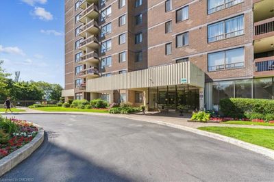 407 - 2556 Argyle Rd, Home with 3 bedrooms, 1 bathrooms and 1 parking in Mississauga ON | Image 3