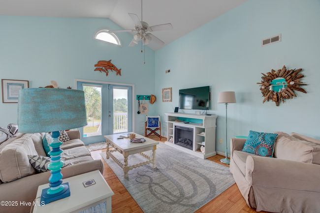 108 W Dolphin Dr, House other with 3 bedrooms, 2 bathrooms and null parking in Oak Island NC | Image 22