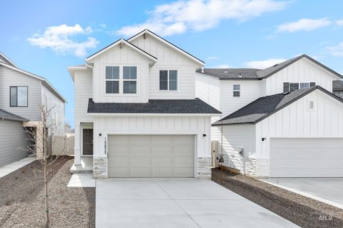952 Thunderbolt Dr, Mountain Home, ID, 83647-1395 | Card Image