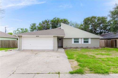 4925 Valley Stream Dr, Corpus Christi, TX, 78413-2443 | Card Image