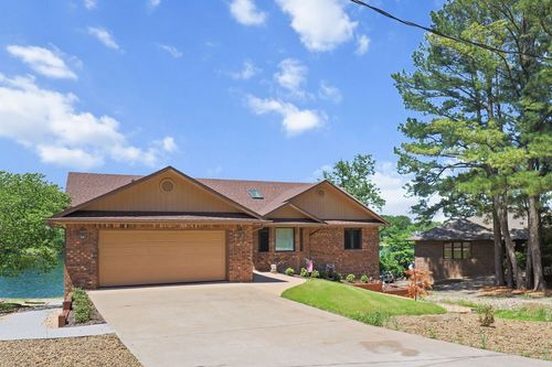6 Portsmouth Ln, Bella Vista, AR, 72715-6907 | Card Image