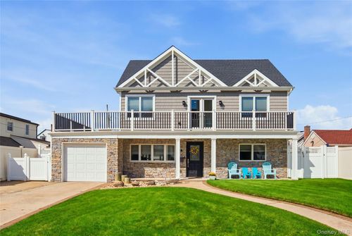 17 Richmond Rd, Lido Beach, NY, 11561-4836 | Card Image
