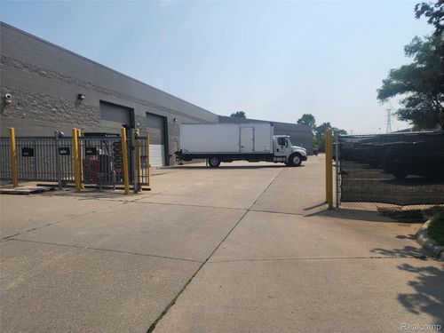 12832-12816 E 9 Mile Rd, Warren, MI, 48089-2641 | Card Image