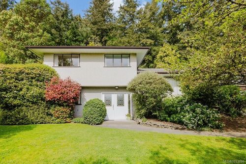4312 Parkside Cres, Saanich, BC, V8N2C3 | Card Image