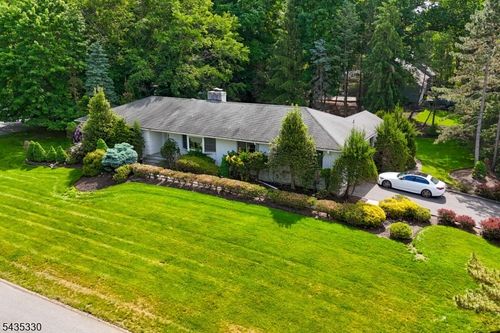 16 Feldstone Pl, West Caldwell, NJ, 07006-6505 | Card Image