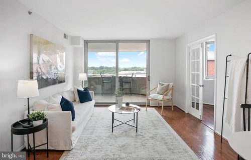 1010-1001 N Vermont St, ARLINGTON, VA, 22201-4768 | Card Image