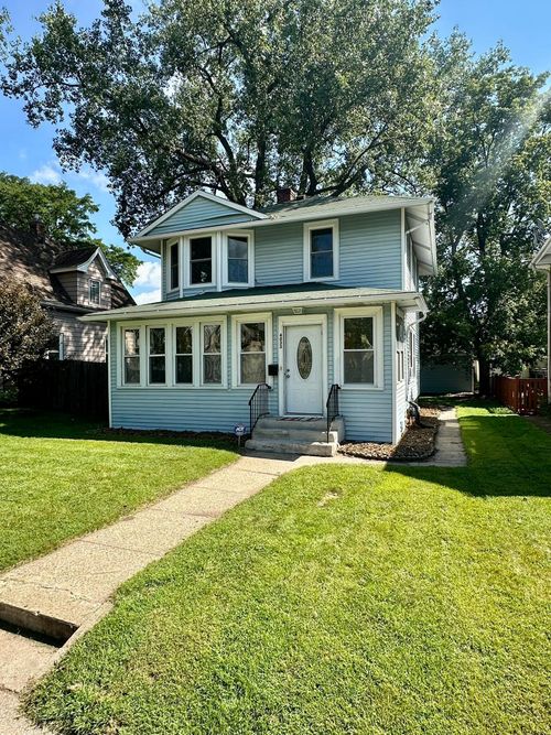 4033 Chicago Ave, Minneapolis, MN, 55407-3142 | Card Image