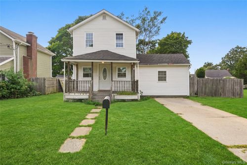 420 Taylor Ave, East Patchogue, NY, 11772-5222 | Card Image