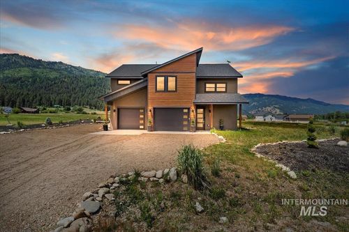 15 Alder Creek Ln, Garden Valley, ID, 83622-1010 | Card Image