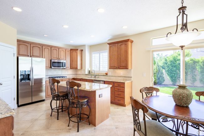 407 Clay Ln, House other with 4 bedrooms, 3 bathrooms and 3 parking in Lehi UT | Image 13