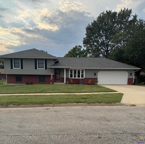 4211 Se Colorado Ave, Topeka, KS, 66609 | Card Image