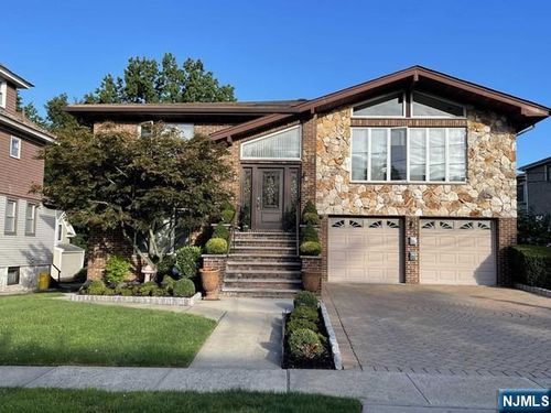 535 Hillside Ave, Palisades Park, NJ, 07650-1315 | Card Image