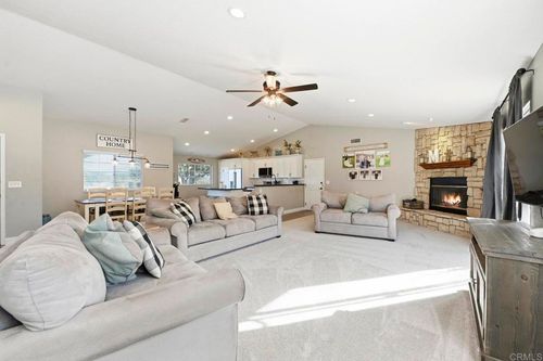 13638 W Oak Glen Rd, Valley Center, CA, 92082-4113 | Card Image