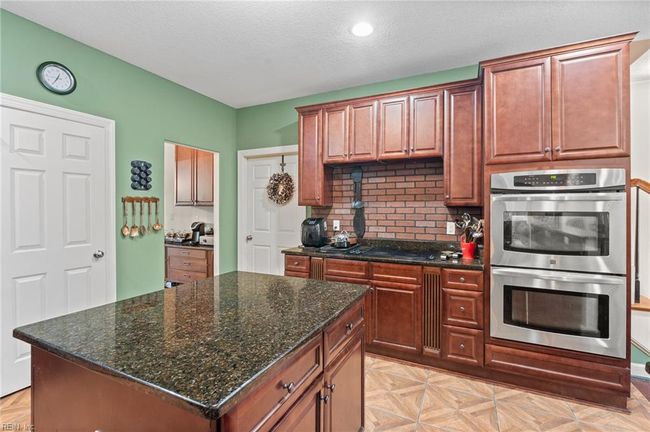 2234 Creekway Dr, House other with 5 bedrooms, 5 bathrooms and null parking in Smithfield VA | Image 13