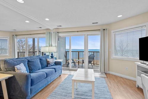 1995 N Us Highway 31 N, Traverse City, MI, 49686-3747 | Card Image