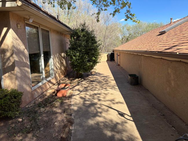 South side between garden homes | Image 10