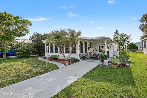 734 Lark Dr, Micco, FL, 32976-7224 | Card Image