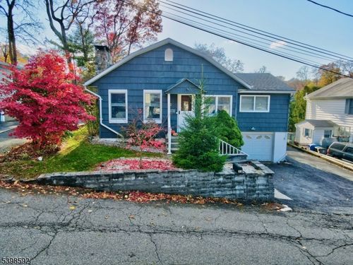 22 Innis Ave, Hopatcong, NJ, 07843-1307 | Card Image