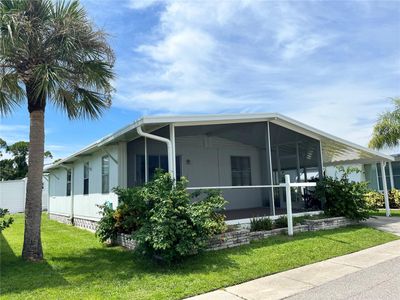 5830 Forsythia Road, House other with 2 bedrooms, 2 bathrooms and null parking in Venice FL | Image 2