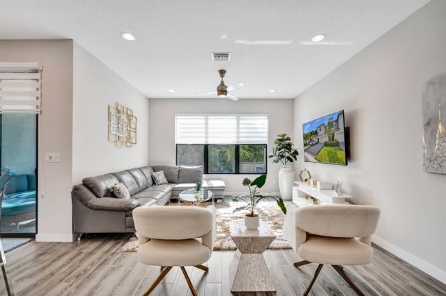 4412 Serpens Ln, Condo with 3 bedrooms, 3 bathrooms and null parking in Lake Worth FL | Image 9