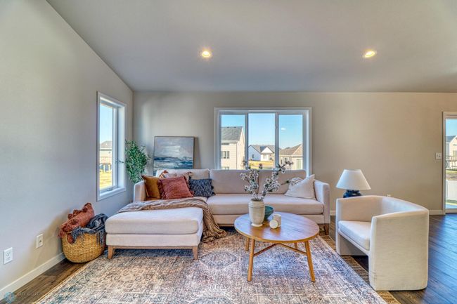 Living Area1_1.jpg | Image 7