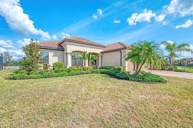 Side of Home | Image 10