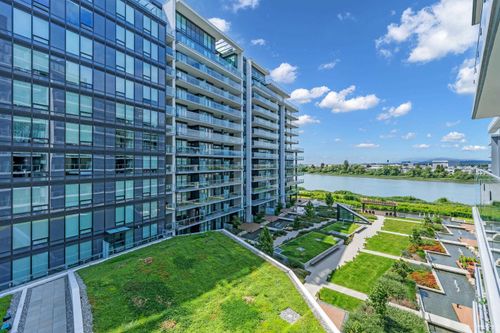 {{alt}} | Card Image