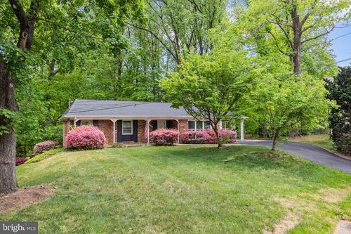 4205 Breezewood Ln, ANNANDALE, VA, 22003-2000 | Card Image