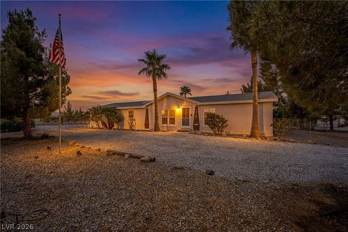 1640 N Woodchips Rd, Pahrump, NV, 89060-3561 | Card Image