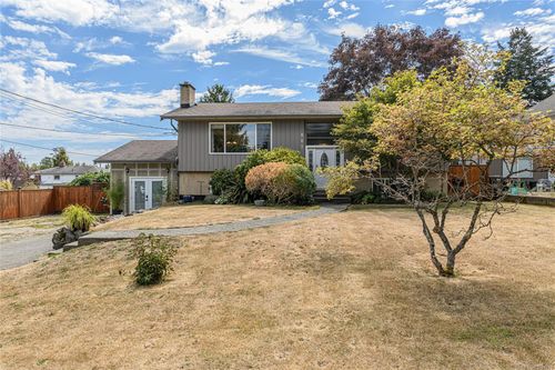 987 Nicholson St, Victoria, BC, V8X3K9 | Card Image