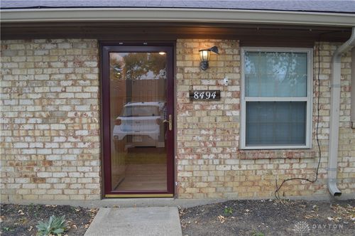 8494 Woodgrove Dr, Washingtn Twp, OH, 45458 | Card Image