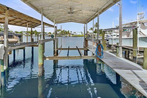 702 Se Adams Ct, Port St. Lucie, FL, 34984-5208 | Card Image