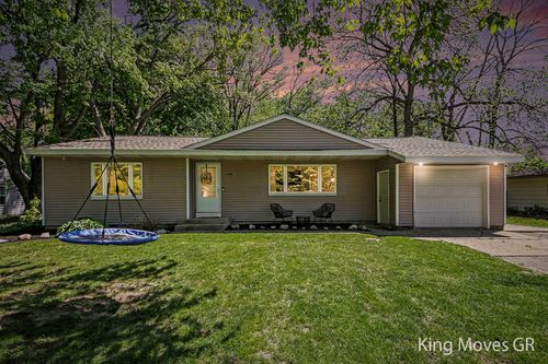 11108 56th Ave, Allendale, MI, 49401-9311 | Card Image