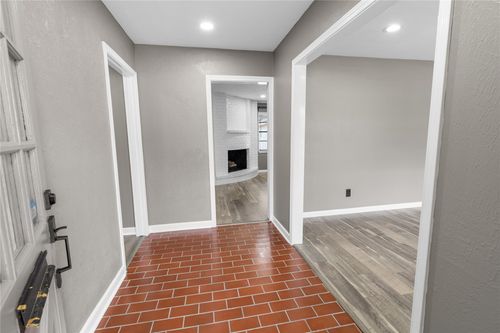 302 Shadow Creek Dr, El Lago, TX, 77586-6001 | Card Image