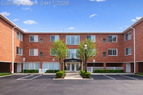 apt-425-444 Chester St, Birmingham, MI, 48009-1474 | Card Image