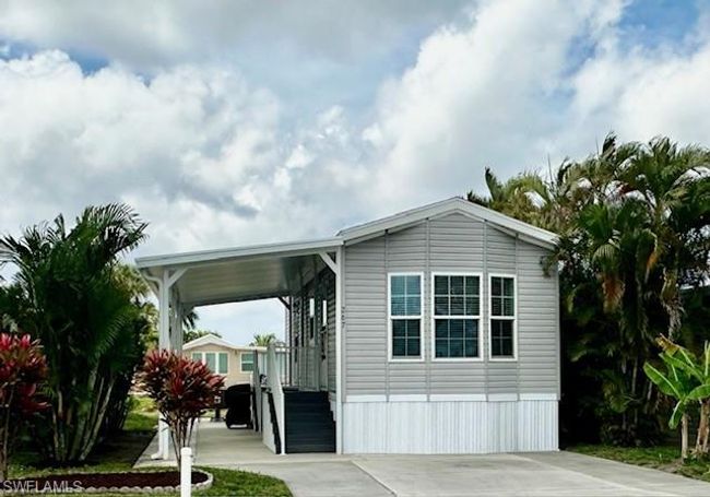 267 - 267 Bass Ln, House other with 1 bedrooms, 1 bathrooms and null parking in Naples FL | Image 1