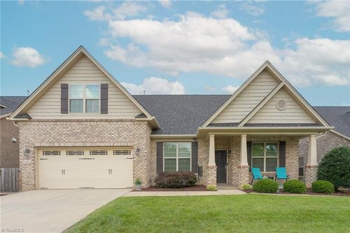 2560 Glenkirk Dr, Burlington, NC, 27215-9512 | Card Image