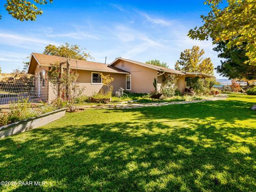 17827 S Tawny Ln, Peeples Valley, AZ, 86332-8641 | Card Image