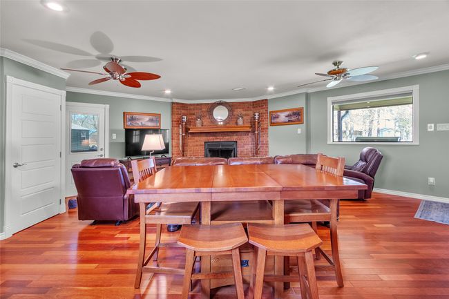 Breakfast Table serves as an Island | Image 11