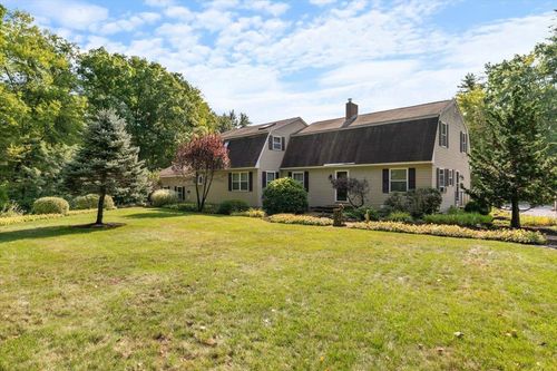 49 Robinson Rd, Bow, NH, 03304-3821 | Card Image