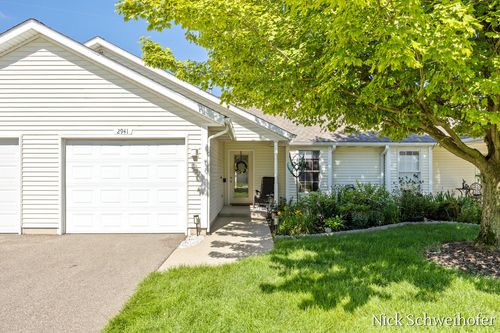 46-2941 Willow Terrace Court, Holland Charter Township, MI, 49424 | Card Image
