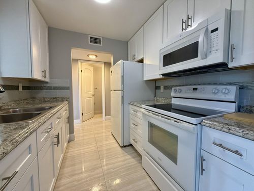 apt-a-26 Golfs Edge, West Palm Beach, FL, 33417-2375 | Card Image