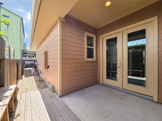 4104 Vaughan St, House other with 3 bedrooms, 2 bathrooms and null parking in Austin TX | Image 9